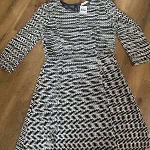 Elegant Navy and White Patterned Dress